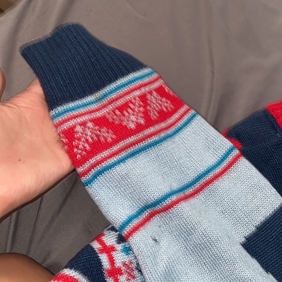 Dutch bros Christmas sweater - Picture 5 of 5